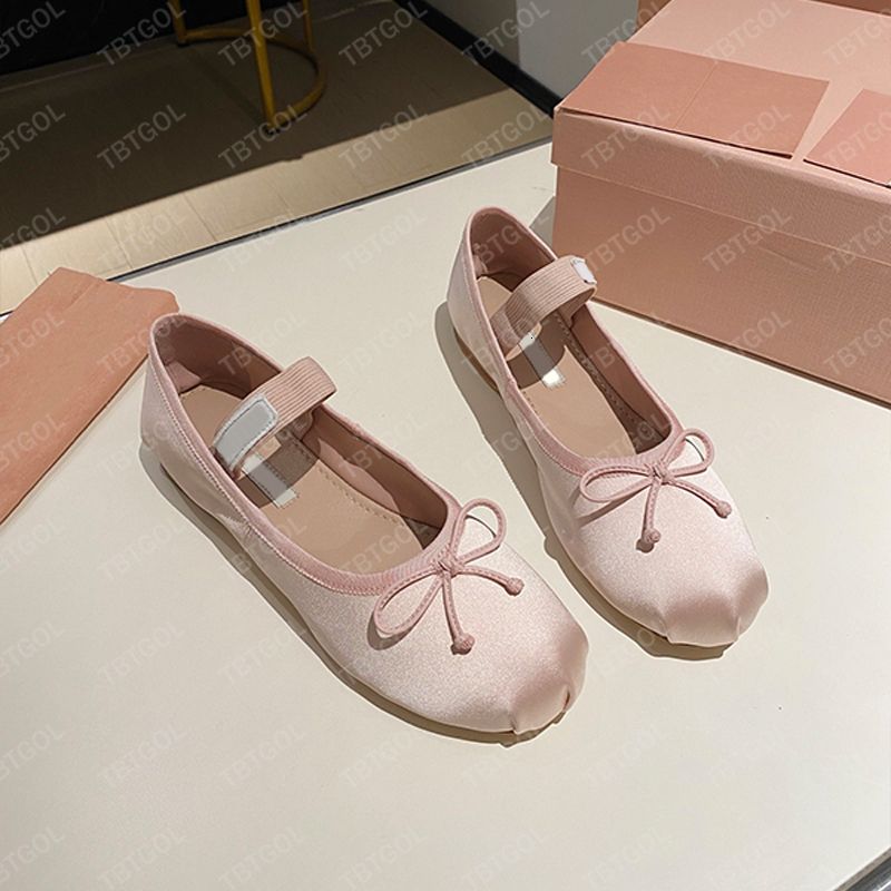 Designer Loafers Ballet Flat Shoes Women Leather Sandals Butterfly Soft Sole Suede Sneaker Elastic Band Shallow Mouth Mary Janes Casual Shoes 1062 - 2 of 8