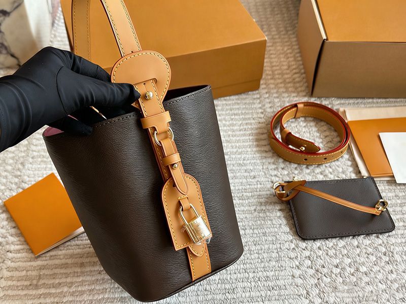 Luxury Genuine Leather Shoulder Bag Women Vintage Boston Crossbody Handbags Rich Texture Large Capacity Commuting Tote Fashion Purse Travel Bag Womens Purse PRPU - 7 of 8