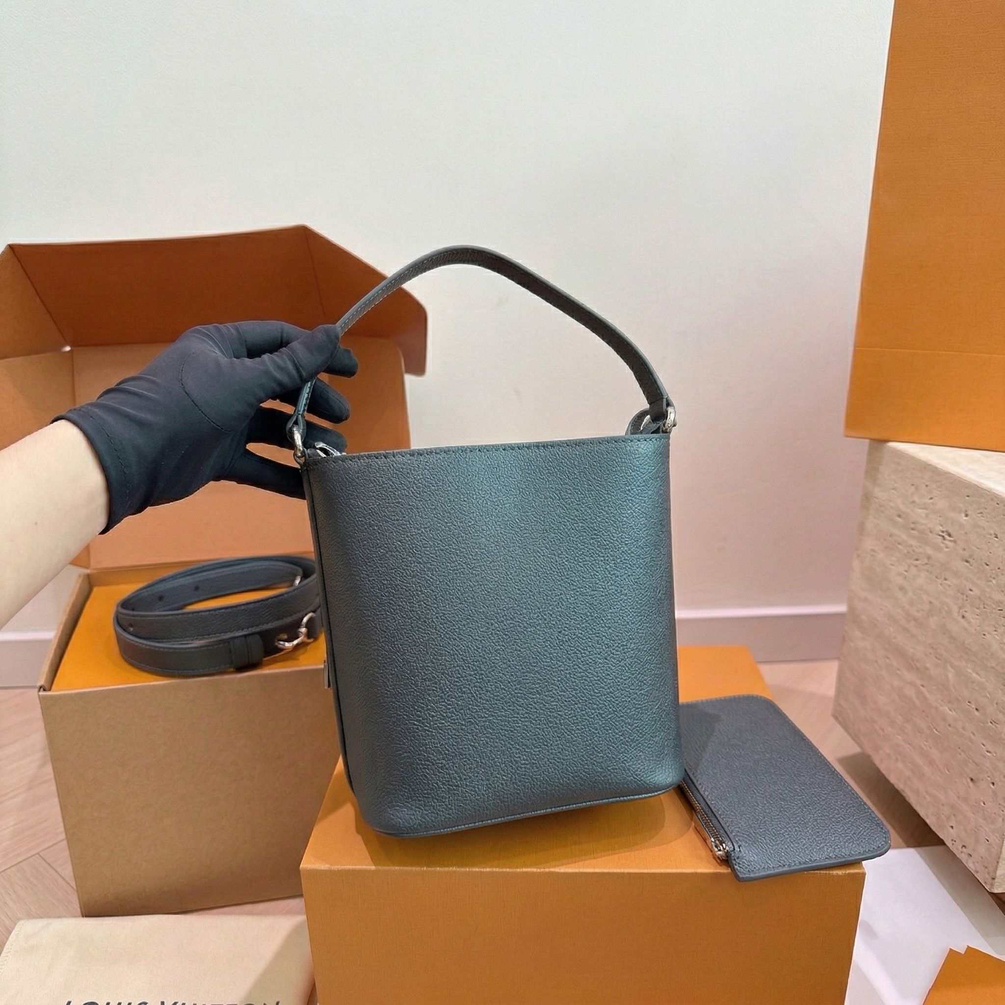 Luxury Designers Boston Handbags Genuine Leather Women's Shoulder Bags Classic Crossbody Bag Large Capacity Travel Tote Fashion Messenger Bag Womens Purse PRPU - 2 of 8