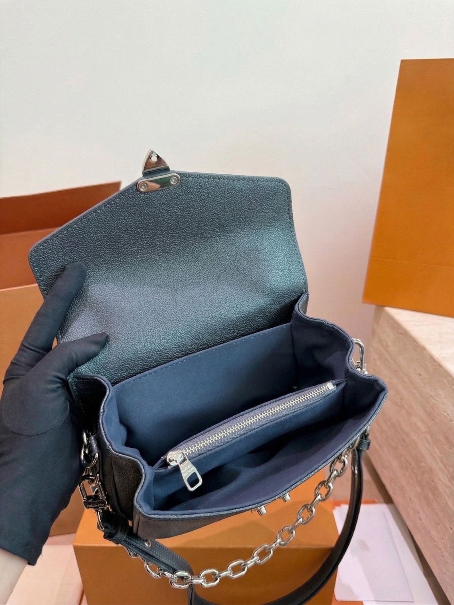 Luxury Designers Boston Handbags Genuine Leather Women's Shoulder Bags Classic Crossbody Bag Large Capacity Travel Tote Fashion Messenger Bag Womens Purse PRPU - 6 of 8