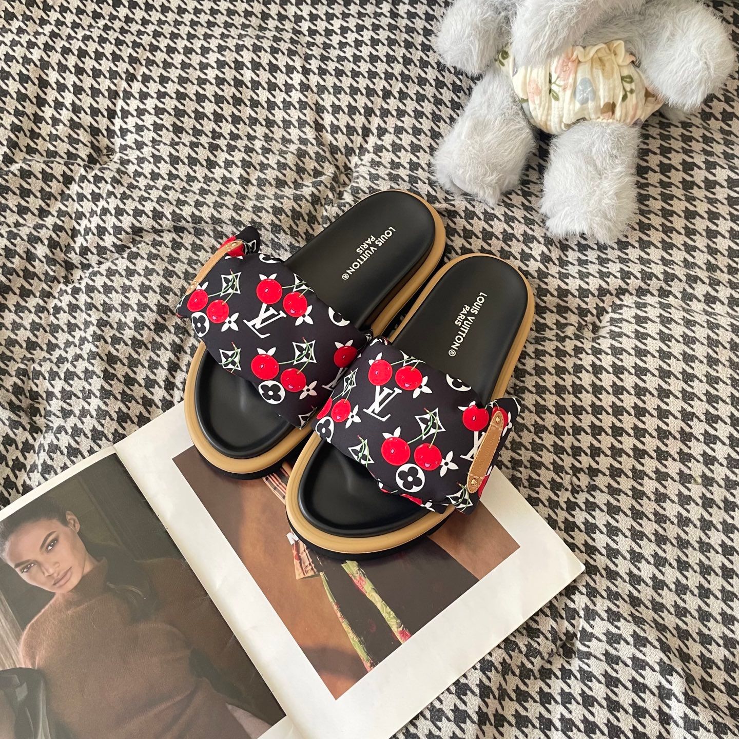LV x TM Murakami Cherry Maya Sunset Flat Comfort Sandal Strap Platform Slide Sandals for Women Comfort Outdoor Beach Vacation Casual Slippers Multiple colors - 6 of 6