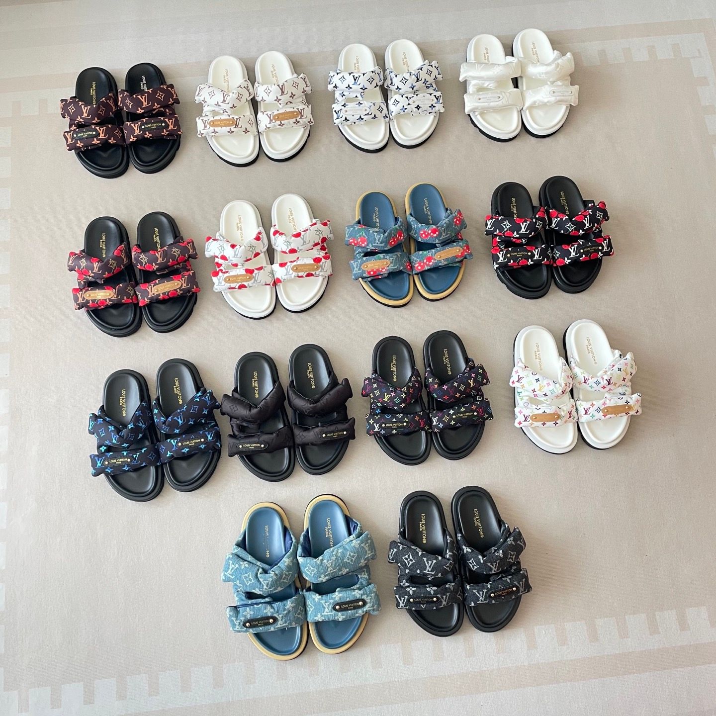 Louis Vuitton x Takashi Murakami Chinelo Pool Pillow Platform Slide Sandals For Women Thick Non Slip Sole Casual Outdoor Beach Vacation Slippers Multiple colors - 1 of 8