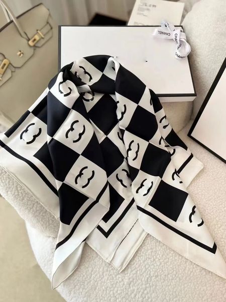 Designer women's printed square made of smooth spun fabric with multiple functions can be used as a scarf headband bag decoration ribbon 90X90cm - Fashion Accessories - kalmora